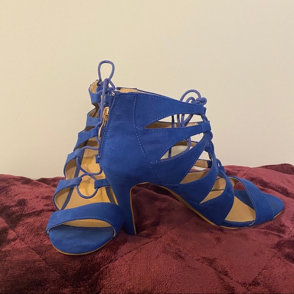 31/2 inch open toe heel - Picture 2 of 3